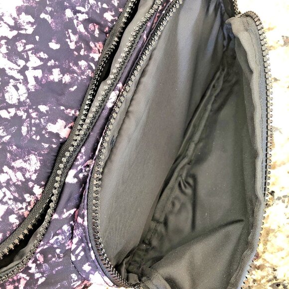 Reebok Fanny Pack One Size Fits All Women’s Unisex Stylish Fun Functional CN - Picture 6 of 10